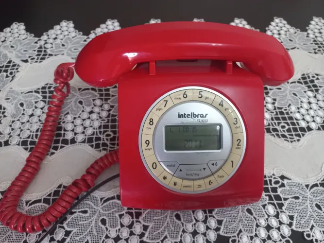 Telefone antigo Intelbras vermelho 