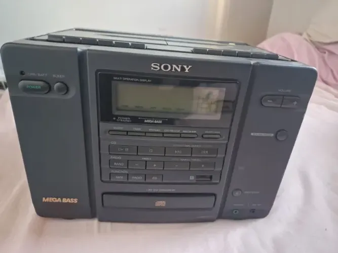 Radio Cassete e CD Sony Megabass