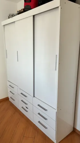 Guarda-roupa casal