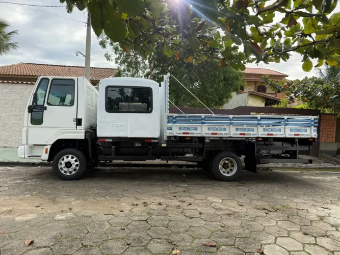 Locação de Caminhão com Cabine Suplementar