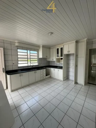 LOCAÇÃO - CASA COM 3 DORMITÓRIOS - OFICINAS - TUBARÃO/SC
