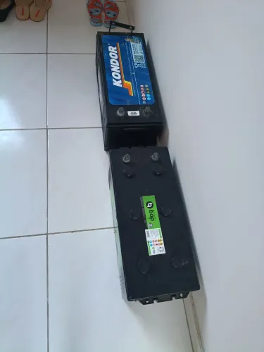 Vendo duas baterias de 150 Amperes 