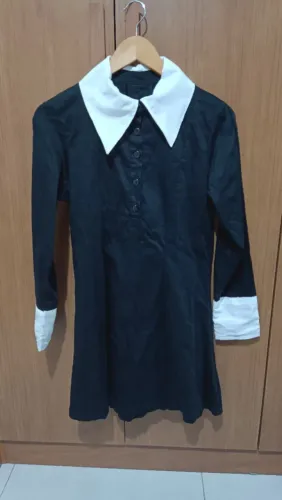 Fantasia Cosplay Wandinha/Wednesday Addams modelo clássico - Feita à Mão - Alta Qualidade