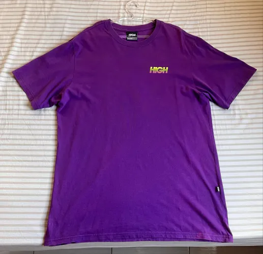 Camiseta High Tee Fantasia Roxa GG