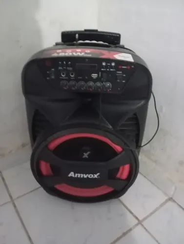 Estou vendendo uma caixa de som