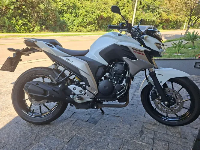 Fz25 2019