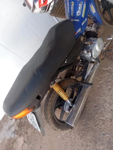 Vende-se uma pop 100 top de linha, não aceito trocaCEP *