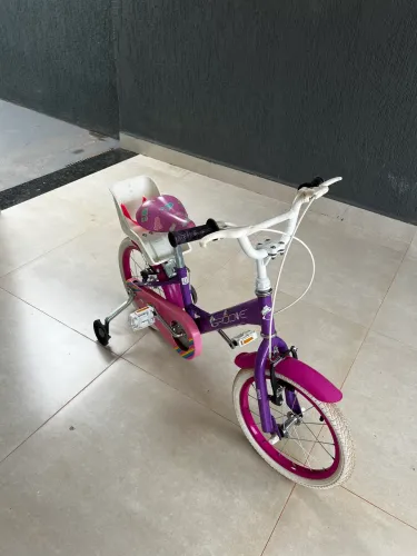 Vende-se bicicleta infantil em ótima conservação!
