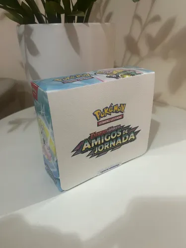 Booster Box Amigos de Jornada Pokemon TCG Lacrado