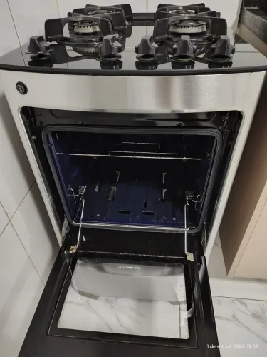 Fogão Consul 4 Bocas com Mesa de Vidro e Forno