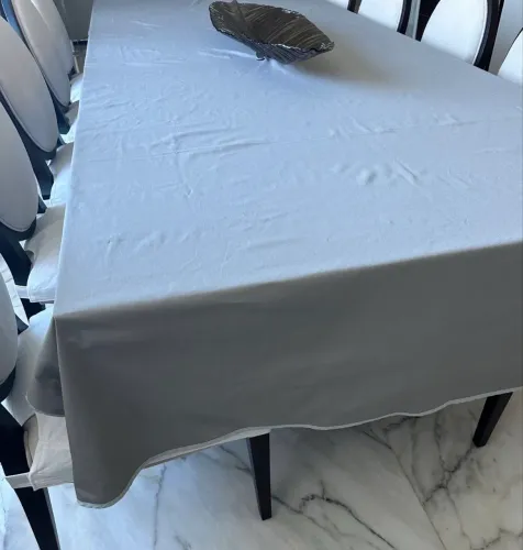 Toalha de mesa cinza