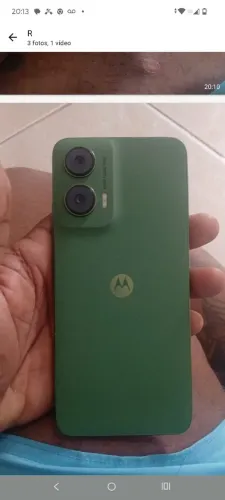 Moto g32 tá pegando tudo tem documento e recibo com carregador original de fábrica