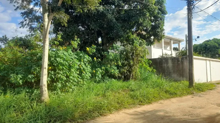 TERRENO NO MAR DO NORTE