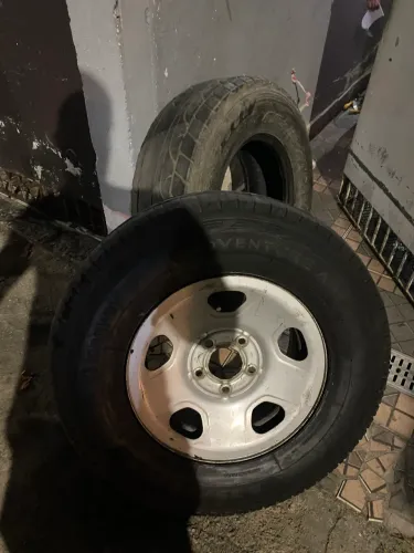 Roda s10 r15 gm + pneu 235/75 r15