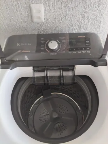Máquina de Lavar 18kg Electrolux Premium Care
