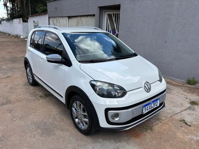 Volkswagen Up! Cross 1.0 TSI Total Flex 12V 5P 2017