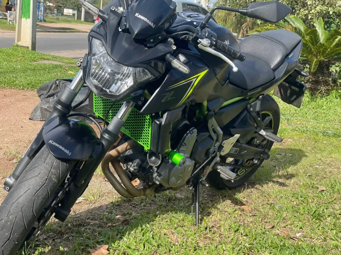 Z650 moto muito bem cuidada