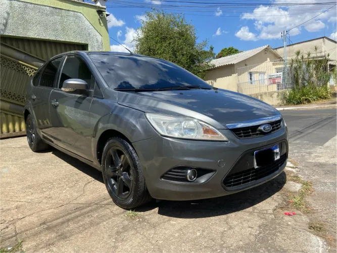 Ford Focus 1.6 S/se/se Plus Flex 8v/16v 5P 2013