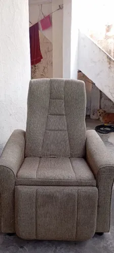 Vendo poltrona confortável semi nova