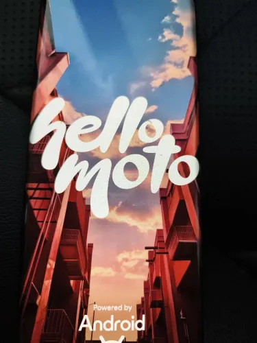 Vendo telefone Motorola Edge 50 em perfeito estado com carregador turbo original