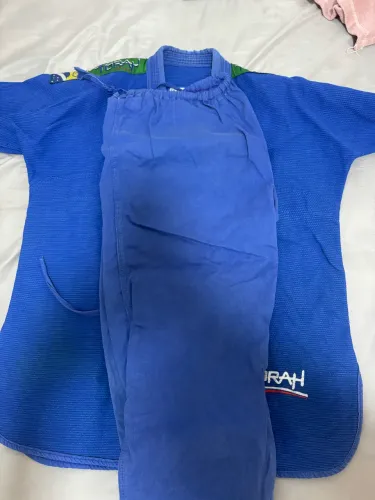 VENDO DOIS KIMONOS JIU JITSU A2/A3