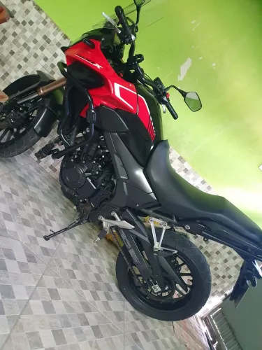 Honda CB 500X 2023 - 28.100 km - Completa + Acessórios Scam