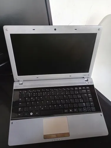 Notebook Samsung RV411dual. HD 320gb, wi-fi 4gb tela 14 LED 90 dias garantia
