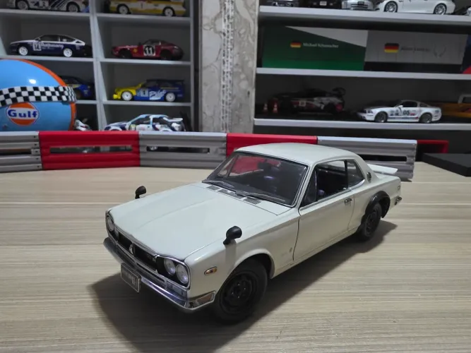 Miniatura 1.18 Nissan Skyline 2000GT R34 KPGC10
