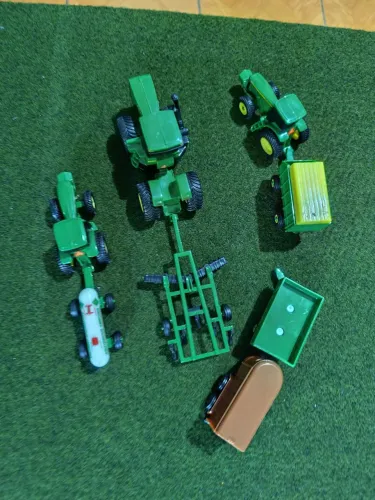 Coleção tratores John Deere ERTL 9400. Escala 1:64