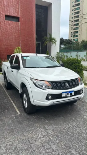 Mitsubishi L200 Tri. Outd. GLX 2.4 CD 4X4 Die. MEC 2025