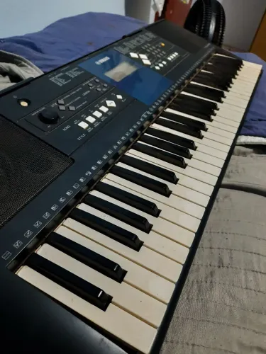 Teclado Yamaha PSR E333