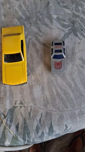 Vendo 2carinhos.. 1 Ferro.. outro plástico.