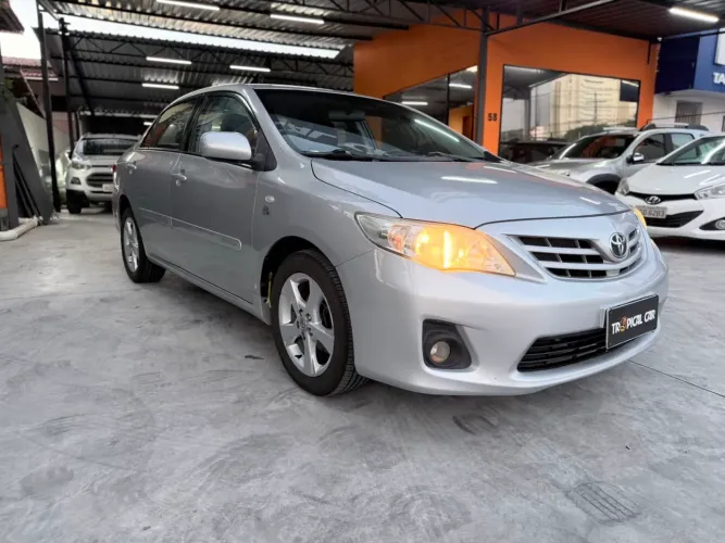 Toyota Corolla GLI 1.8 Flex 16V Mec. 2012