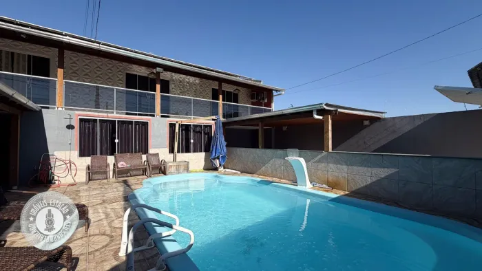 VENDA - Casa com piscina e jacuzzi com 4 dormitórios sendo 1 suíte