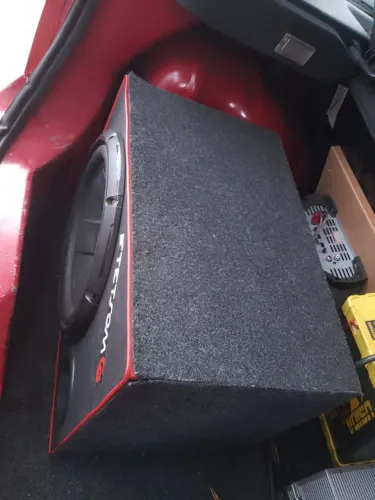 Vendo caixa de som automotivo 450$ 