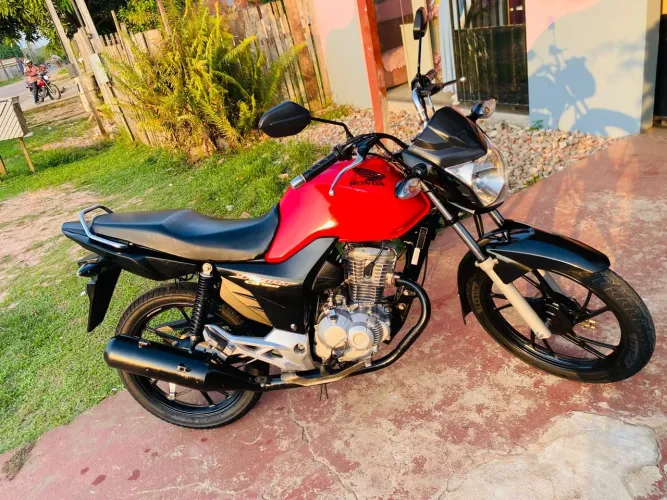 Moto toda original 17 mil pra vende logo