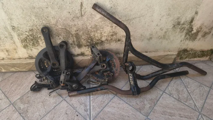 Lote de peças de bike