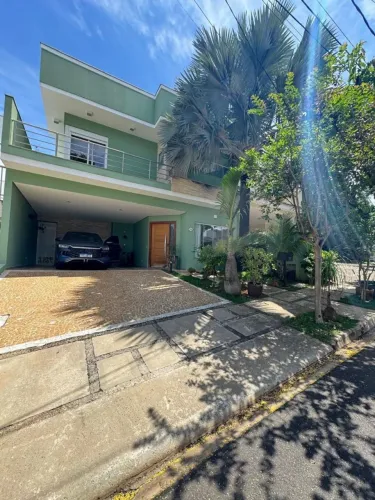 Casa no Vila dos Ingleses com 3 suítes e piscina
