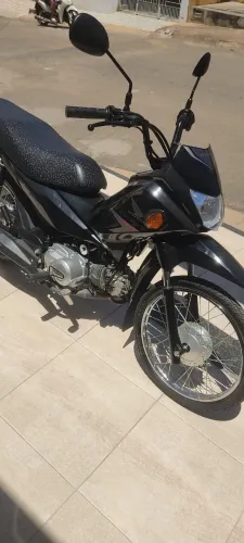 Pop preta 2025/2026 com apenas 3.780km rodados.