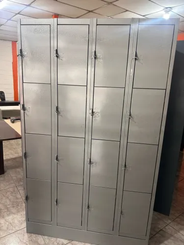 Roupeiro de aço chapa 22 reformado em perfeito estado