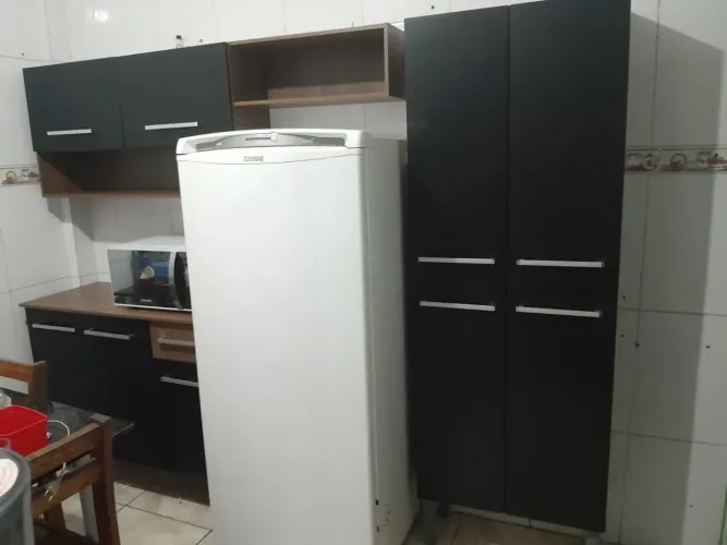 Vendo geladeira consul e armário de cozinha