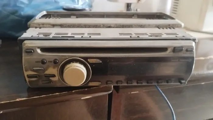 Rádio Pioneer relíquia 
