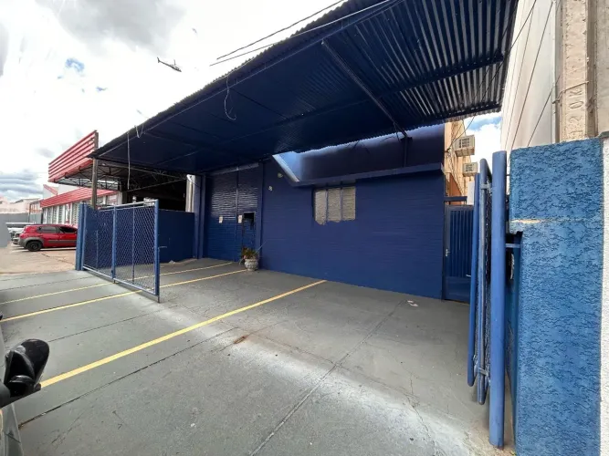 Prédio comercial para locação na Vila Assis Sorocaba com mezanino e vagas 275 m²