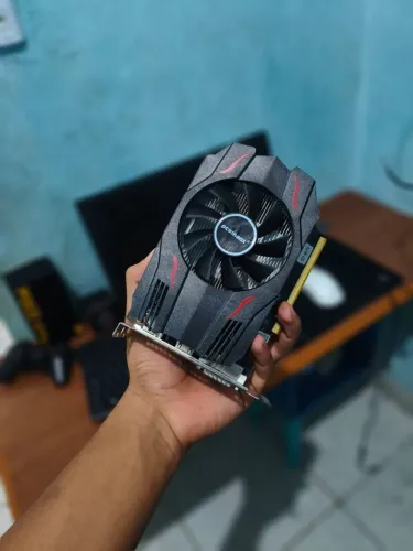 Rx 550 funcionando perfeitamente quero vender rapido pra vir buscar faço testes