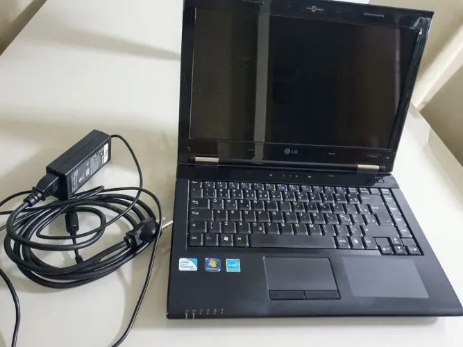 Notebook LG R480-3500 3GB HD 320GB Intel Pentium Dual Core T4400 Windows 7