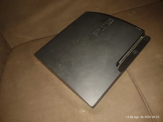 PS3 usado em bom estado dois controles com o cabo de energia