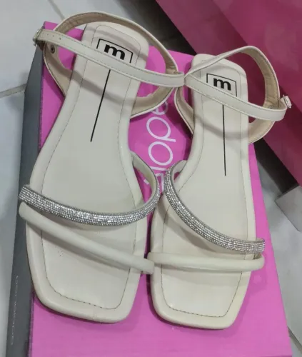 Rasteirinha offwhite n?38<br>Usada<br>R$40,00