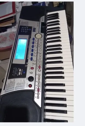 Teclado Arranjador YAMAHA PSR 550