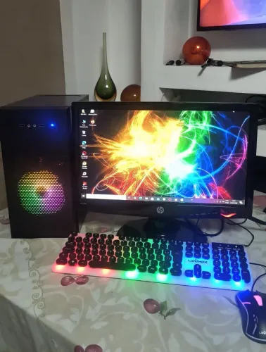 Pc intel Core i5 com SSD 120 Gb, Monitor 19 Pol, Memória 4 Gb, Ótimo Estado, Bem Rápido.