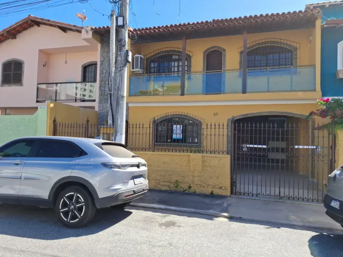Vendo Duas Casas. Alto e baixa